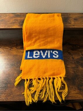 Vintage Levi’s Acrylic Fiber Yellow & Blue Scarf